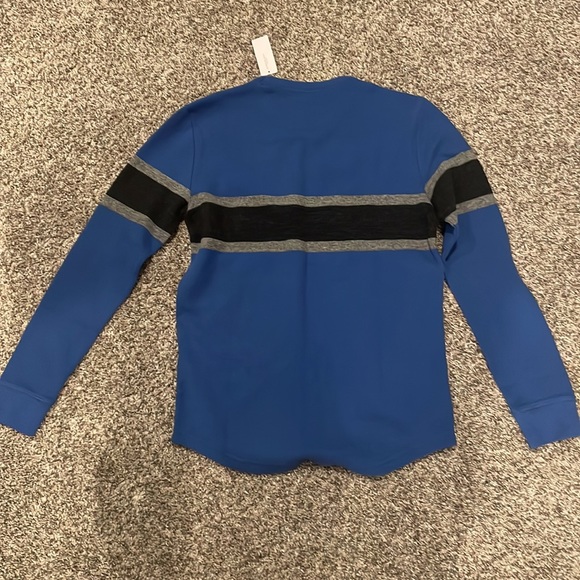 NWT American Eagle Sweatshirt. Size XS - Picture 3 of 3